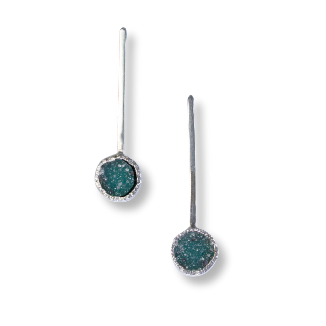 Medium pendulum dark green drusy posts on square wire