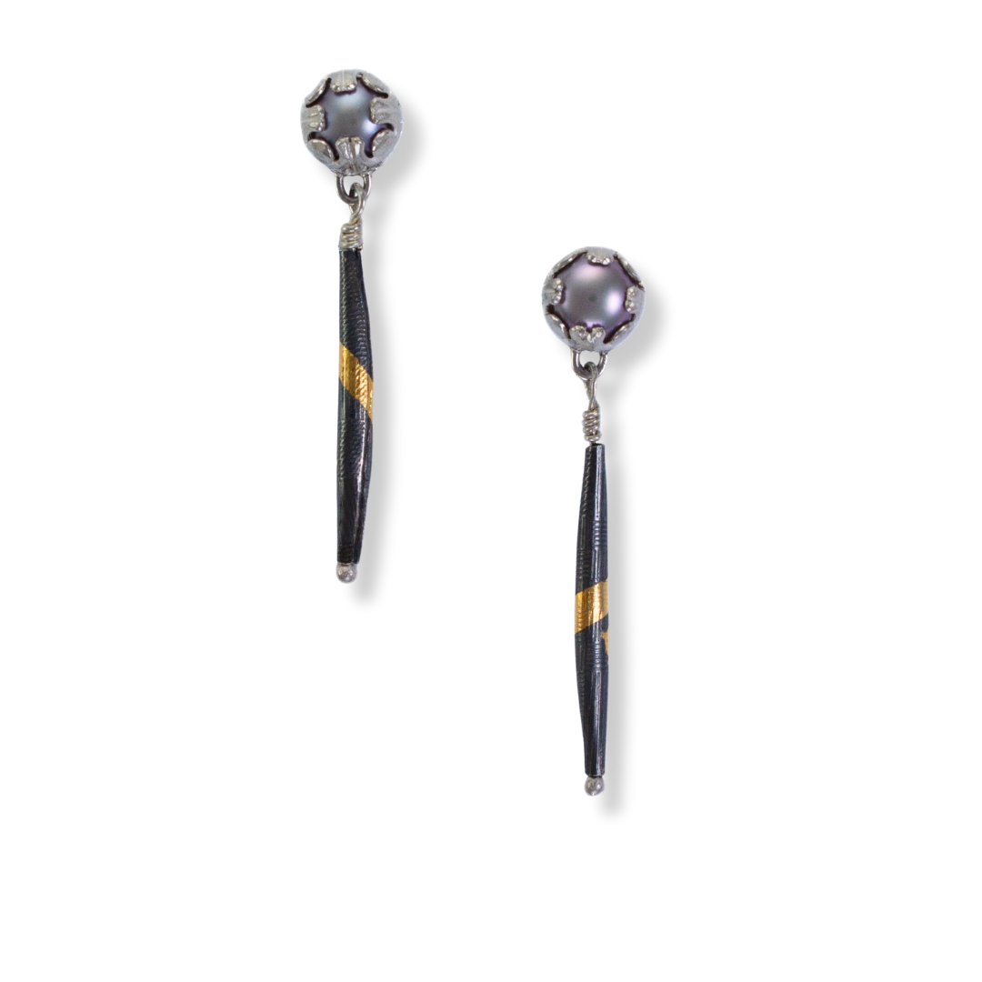 Inconnu Small dangle with grey pearl post