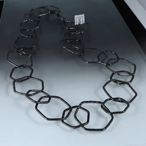 Hammered 20" Lg/Sm Hexagons Chain Blackened